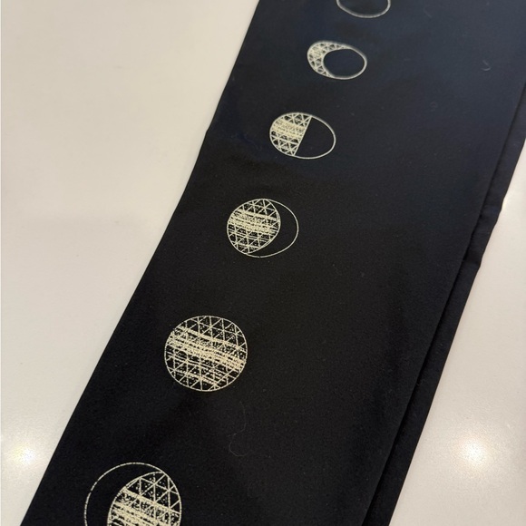 Teeki Moon Dance Black Leggings Sz Medium - Picture 6 of 8